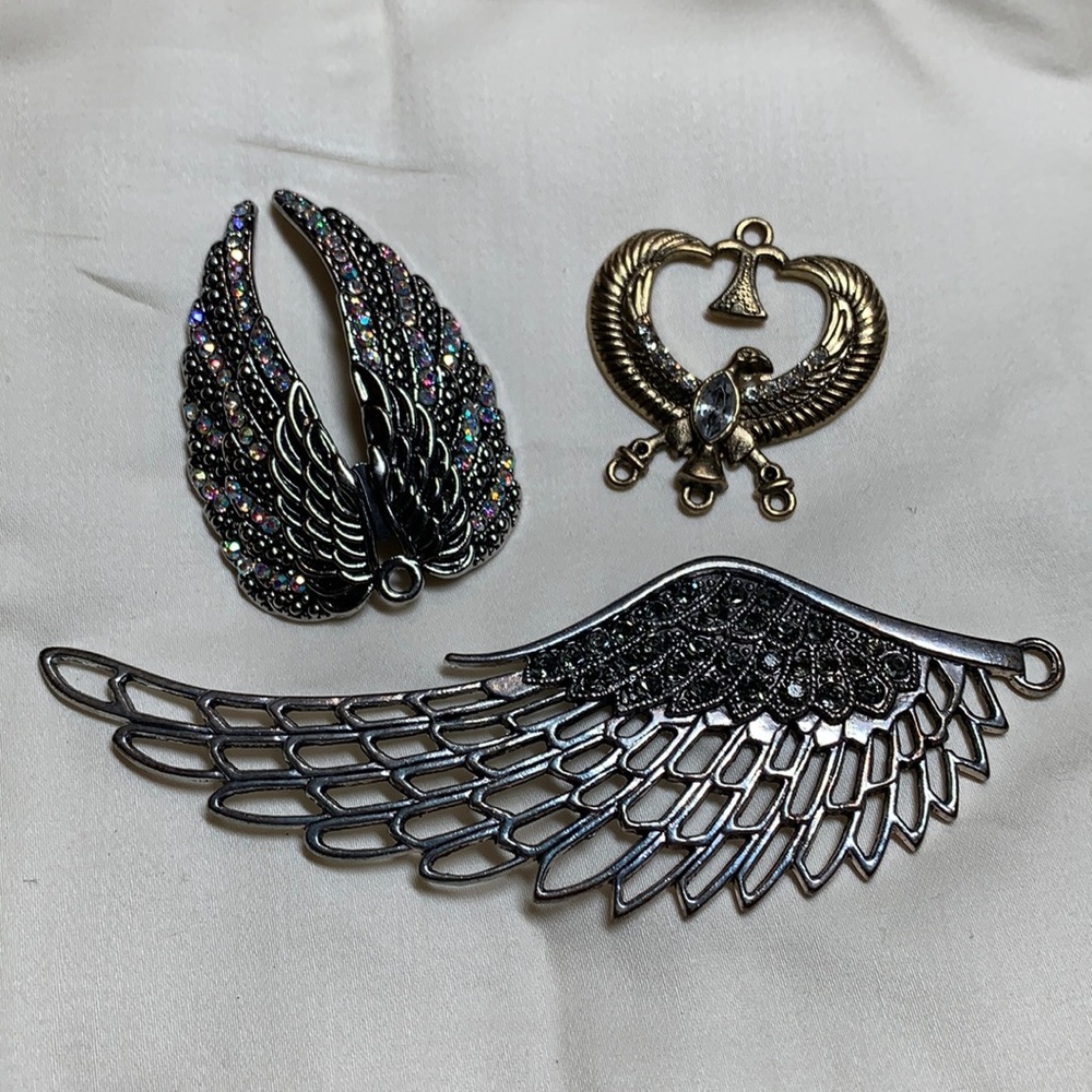 3 wings/ Egyptian pendant